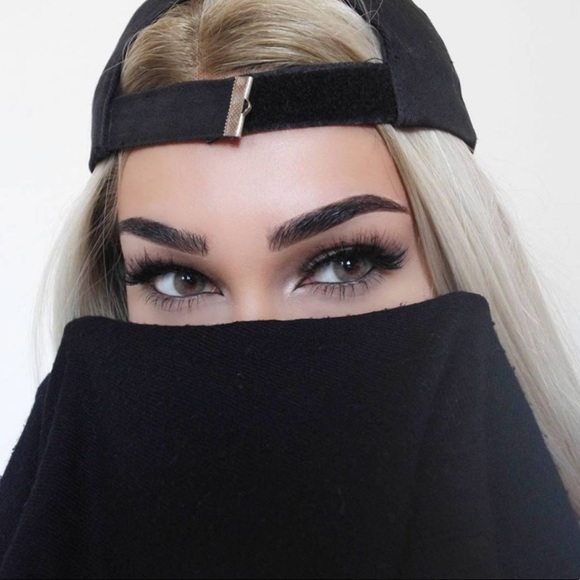 - 💫22” BLONDE OMBRÉSTRAIGHT LACE FRONT WIG *NEW*